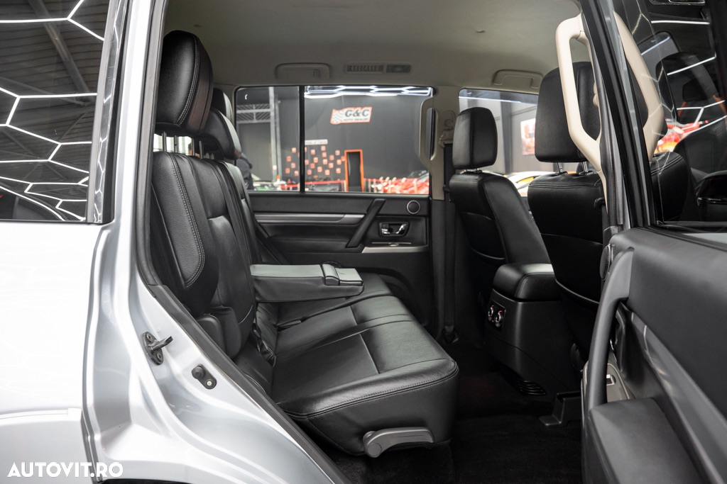 Mitsubishi Pajero 3.2 DI-D Automatik Top - 17