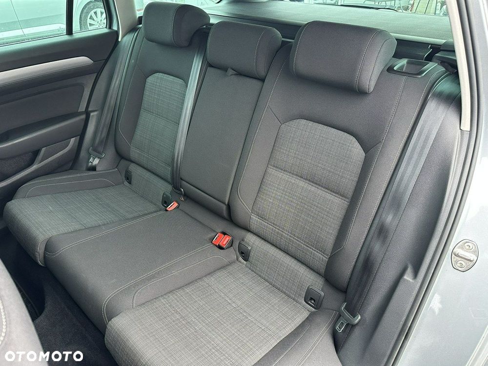 Volkswagen Passat Variant - 15
