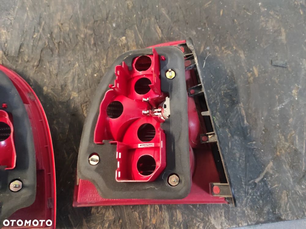 VW PASSAT B5 FL SEDAN LAMPA TYLNA  PRAWA 3B5 CAŁA ORYGINALNA WYSYŁKA !!!!!! - 2