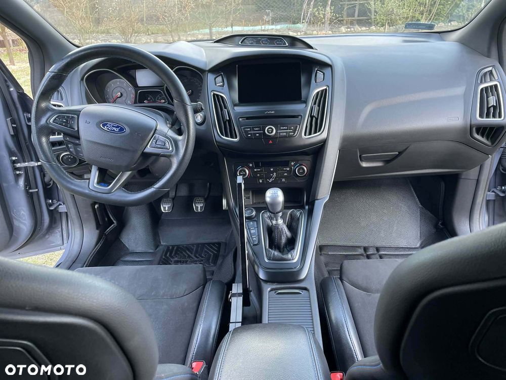 Ford Focus - 27