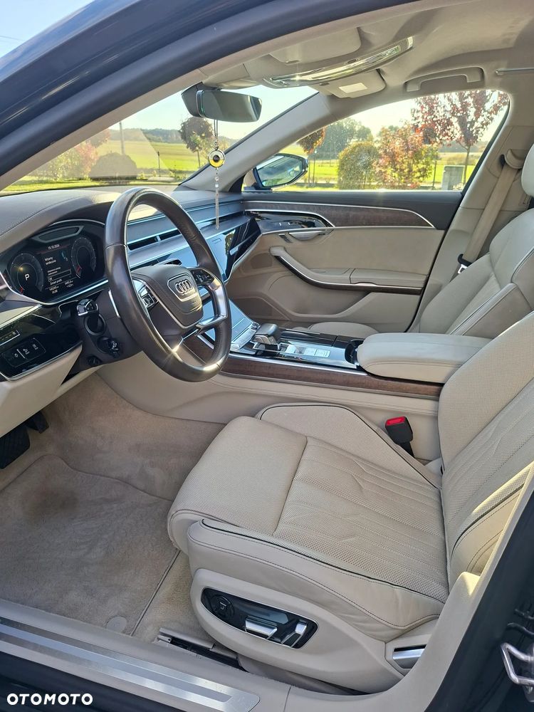 Audi A8 - 12