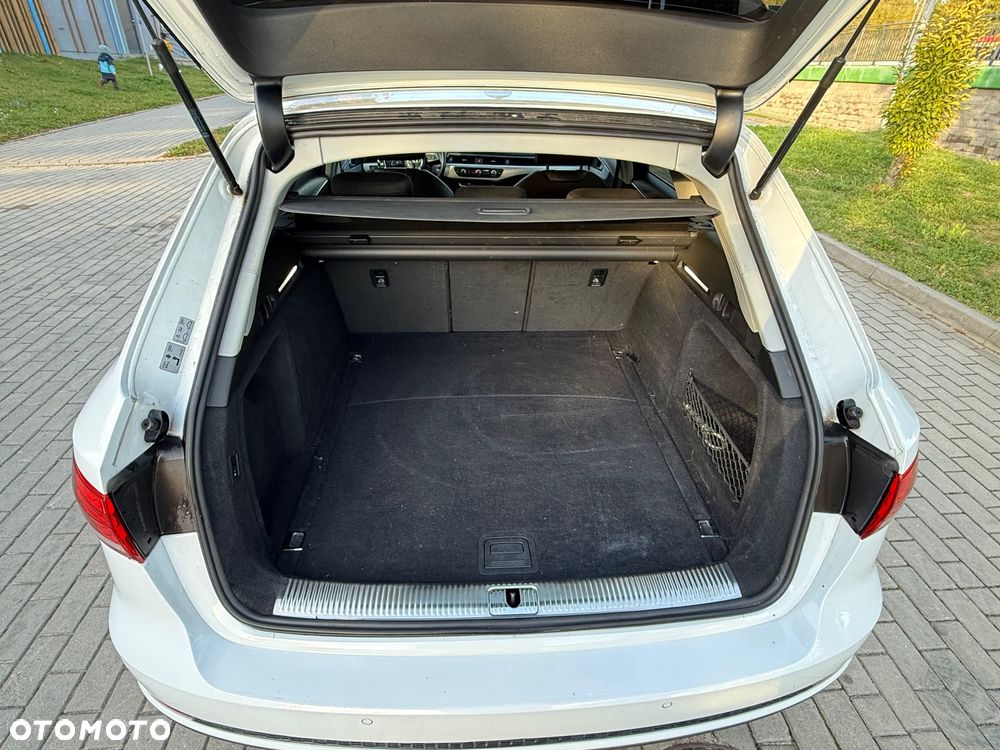 Audi A4 Avant - 32