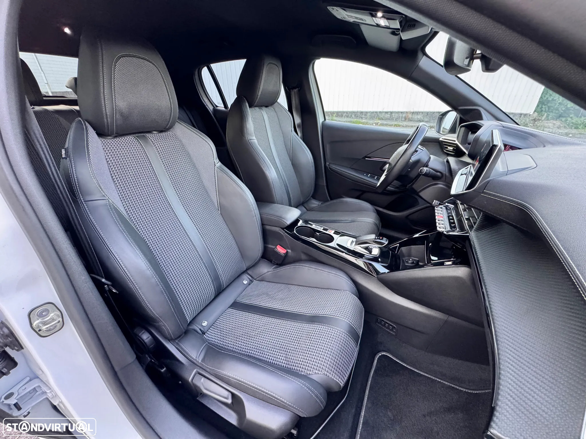 Peugeot e-208 50 kWh GT - 19