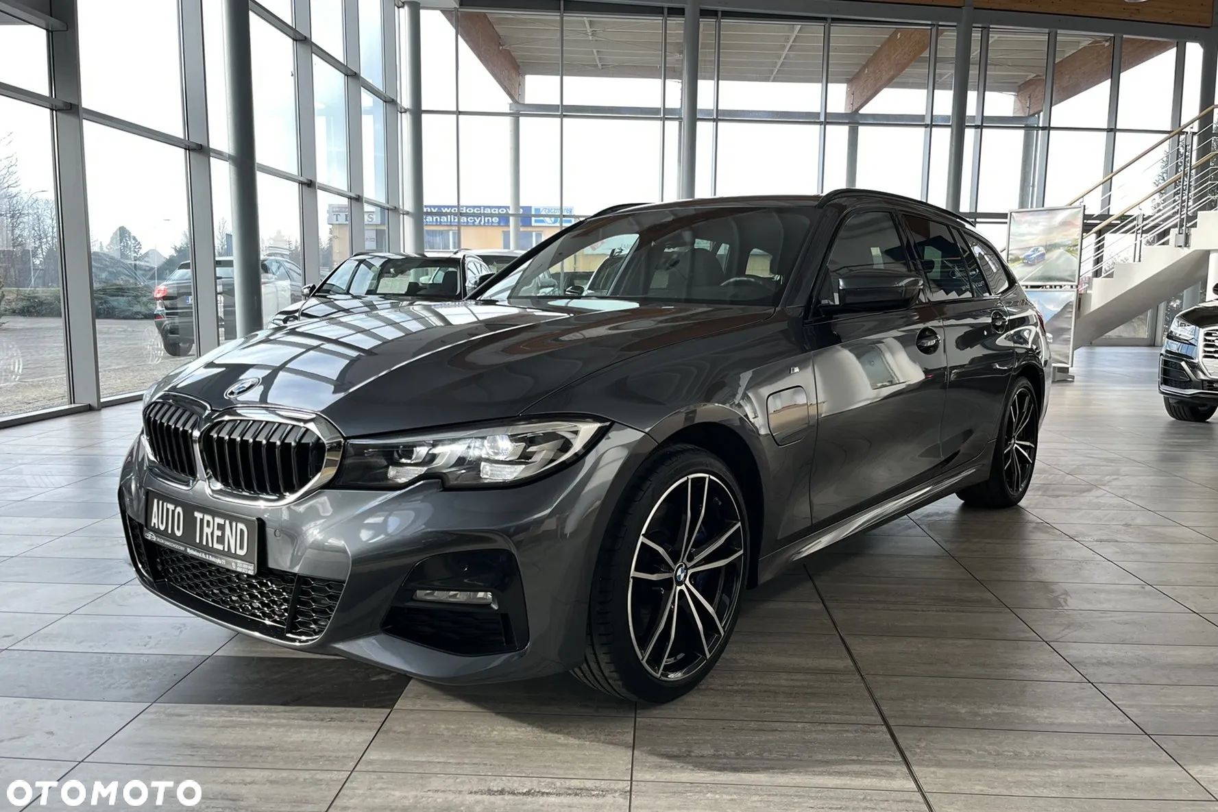 BMW Seria 3 330e M Sport sport - 1