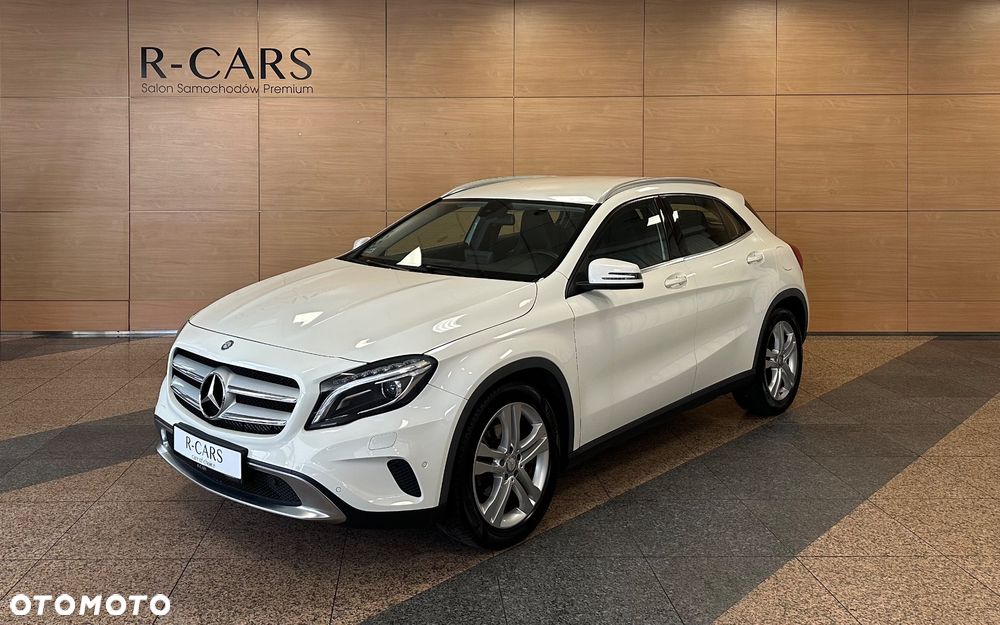 Mercedes-Benz GLA - 4