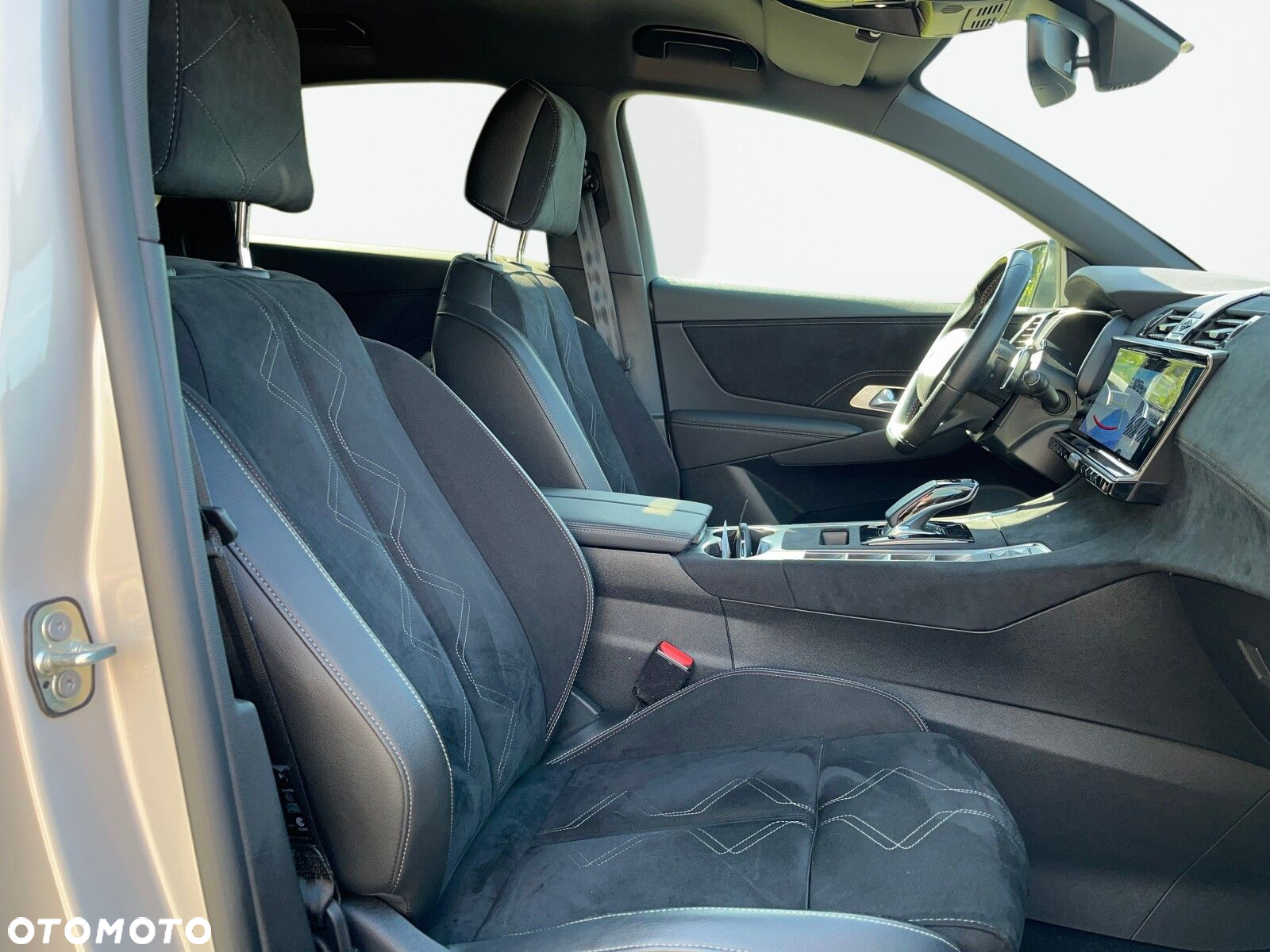 DS Automobiles DS 7 Crossback - 21