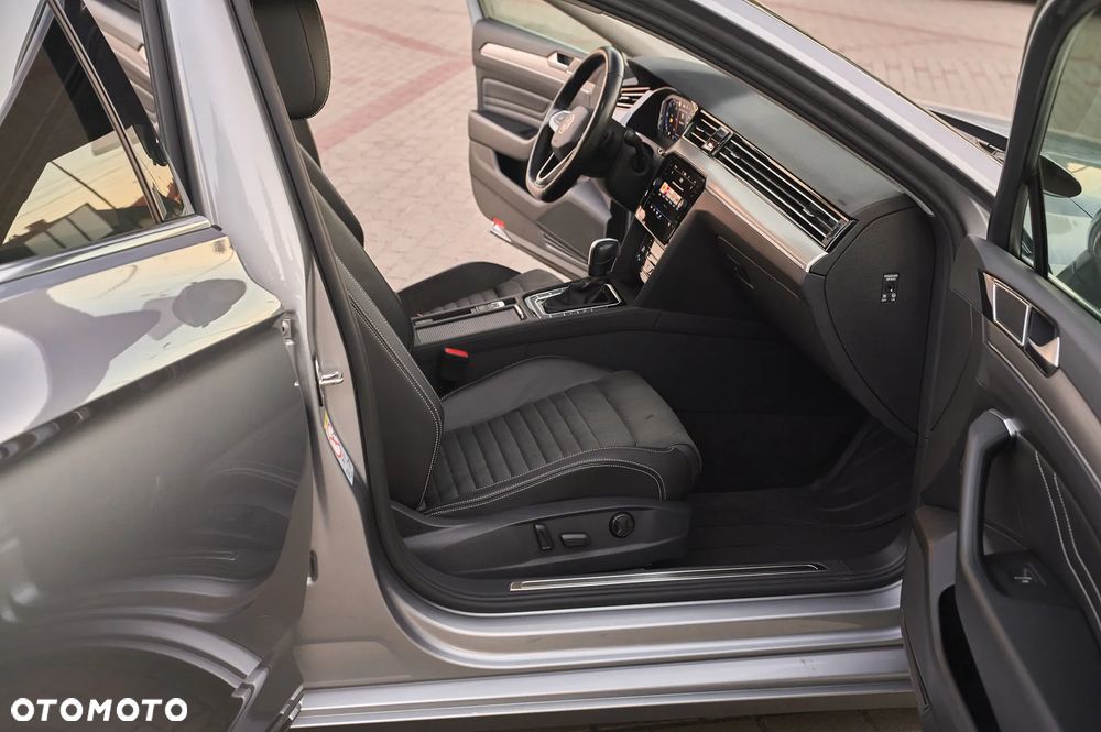Volkswagen Passat - 23