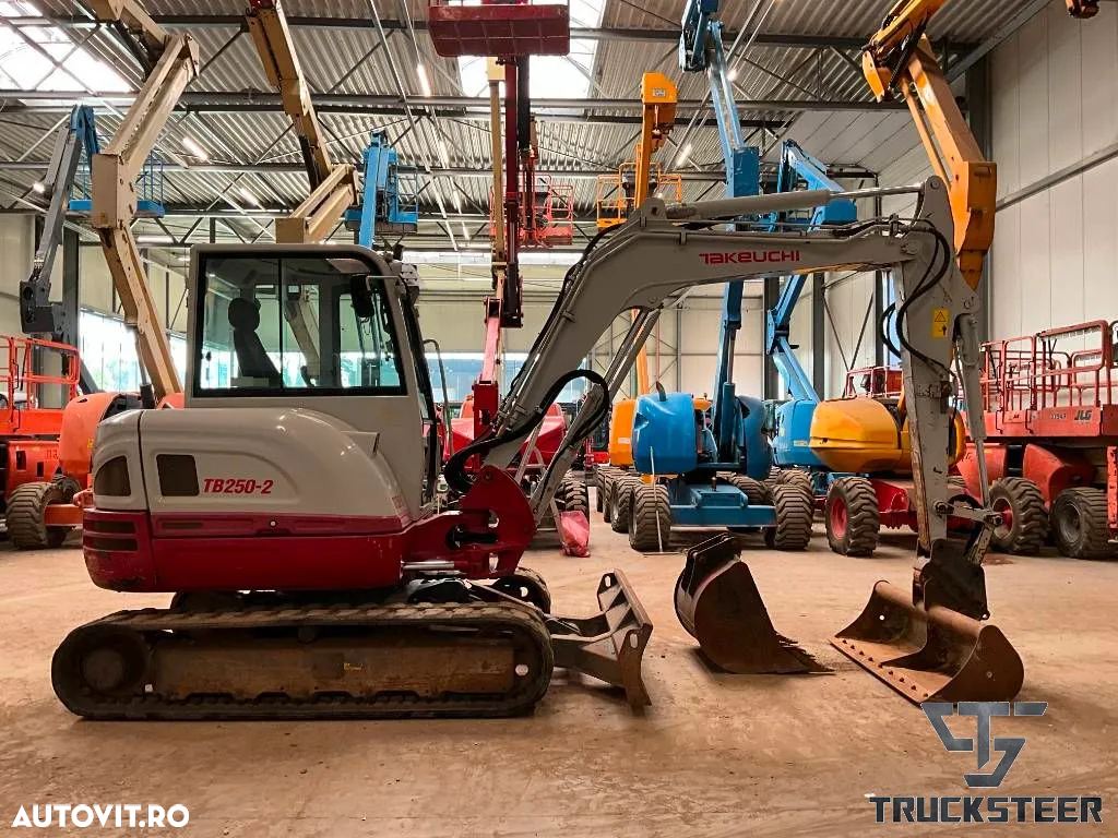 Takeuchi TB 250-2 - 4