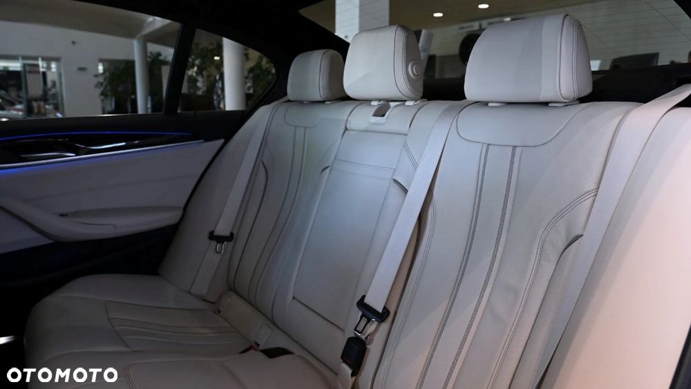 BMW Seria 5 520d Luxury Line - 16