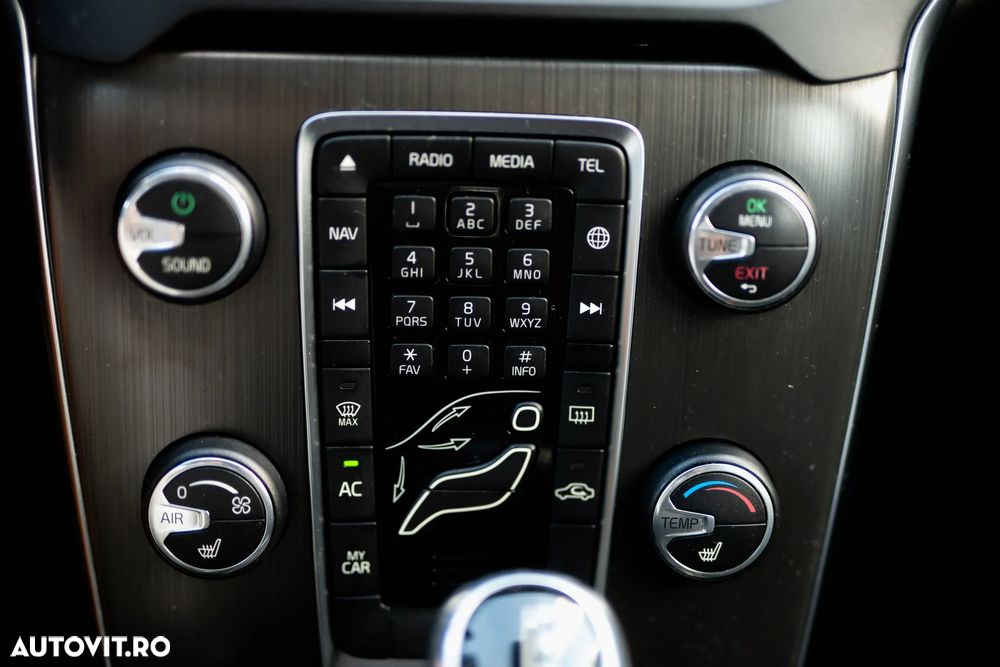 Volvo V40 T4 Powershift Momentum - 14