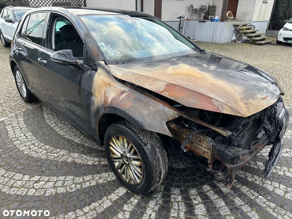 Volkswagen Golf 2.0 BlueTDI Cup - 11