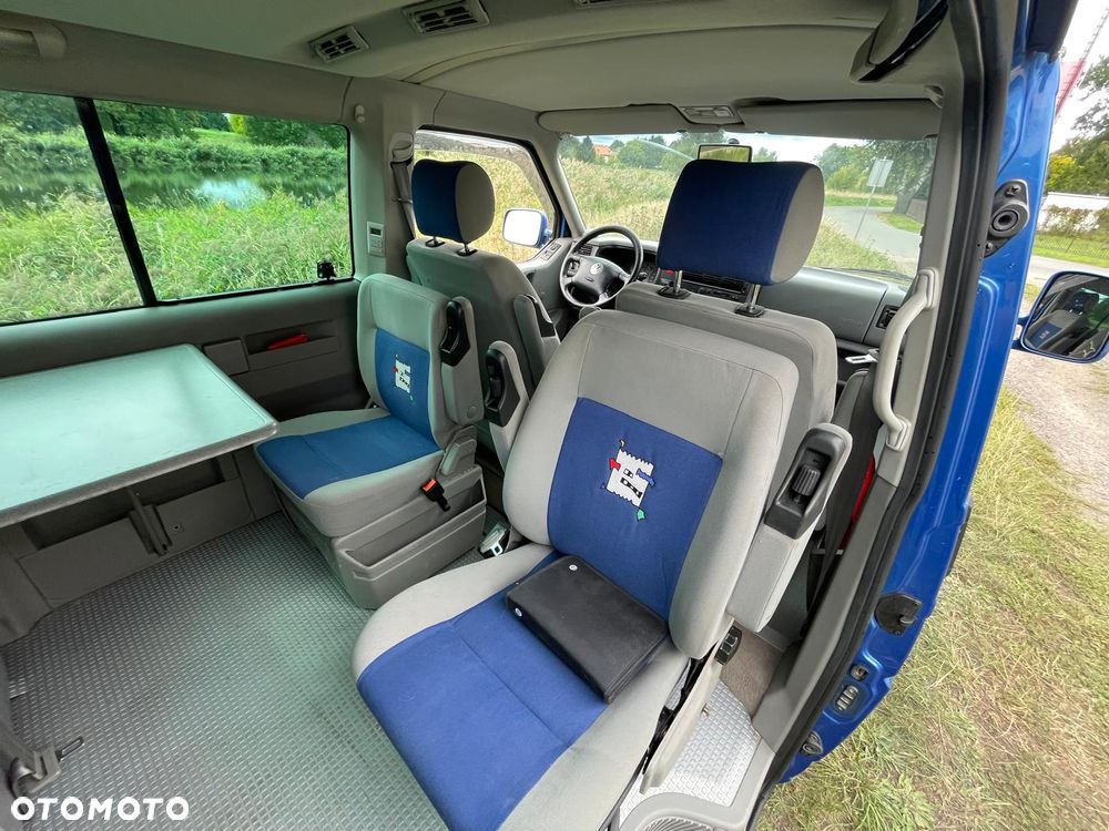 Volkswagen Multivan - 11