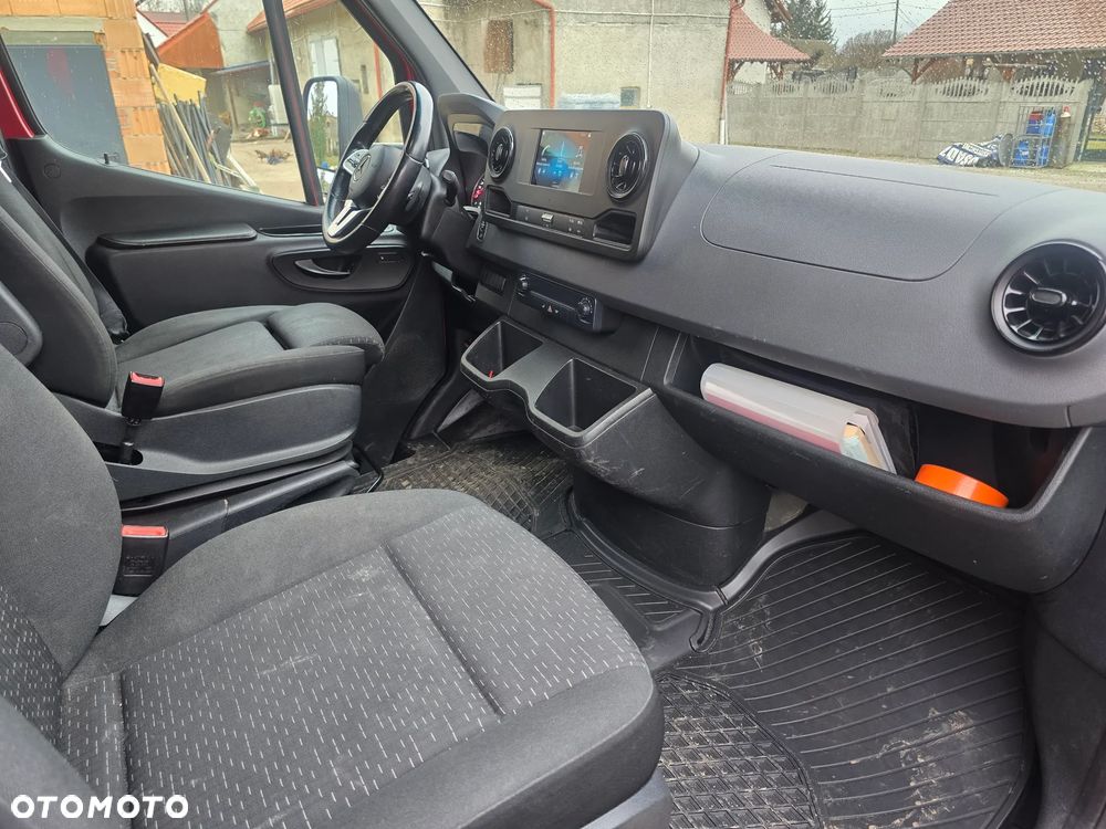 Mercedes-Benz Sprinter 907 - 21