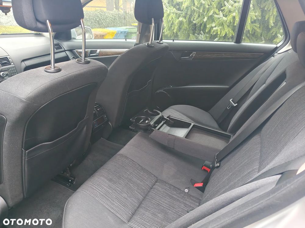 Mercedes-Benz Klasa C 250 CGI BlueEff Avantgarde - 10