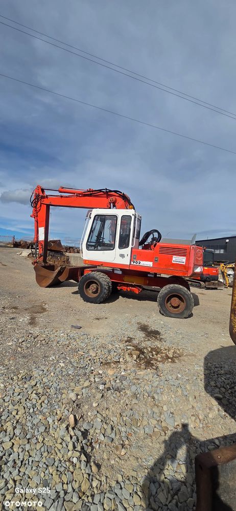 Liebherr A902 - 2