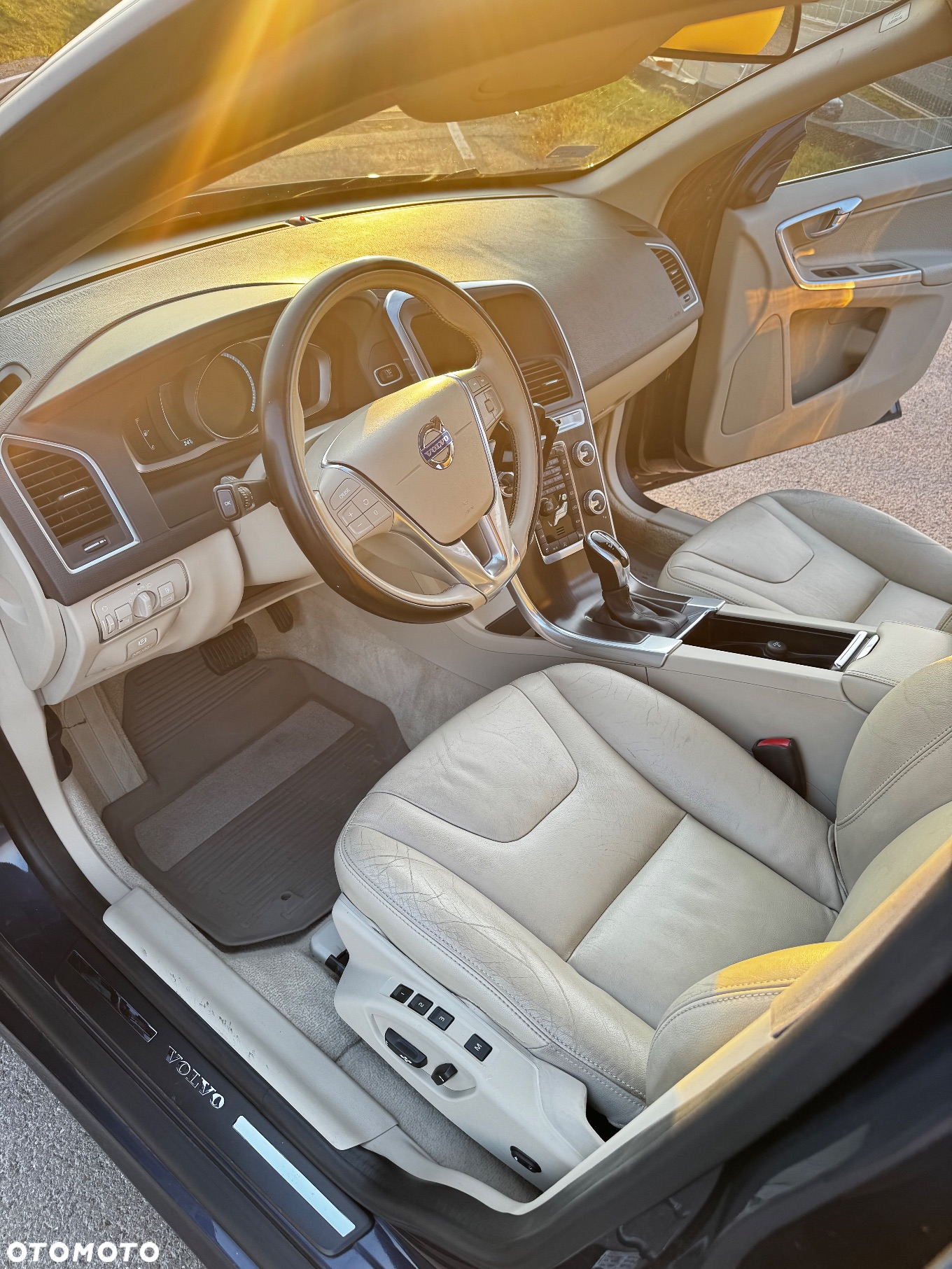Volvo XC 60 T5 Drive-E Momentum - 10