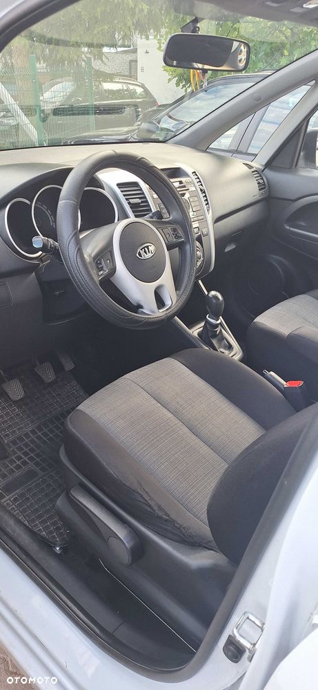 Kia Venga - 5