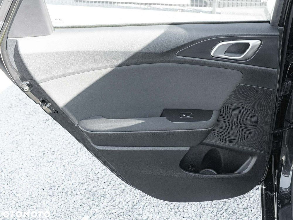 Kia Ceed 1.5 T-GDI M DCT - 23
