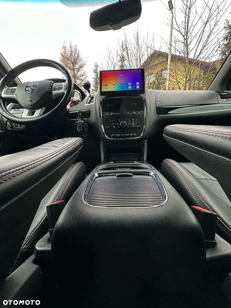 Dodge Grand Caravan 3.6 R/T - 19