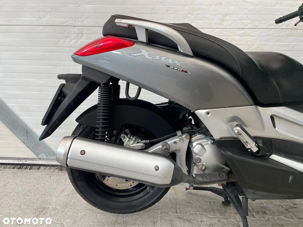 Yamaha X-max - 24