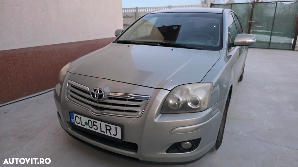 Toyota Avensis 2.0 D-4D Comfort - 1