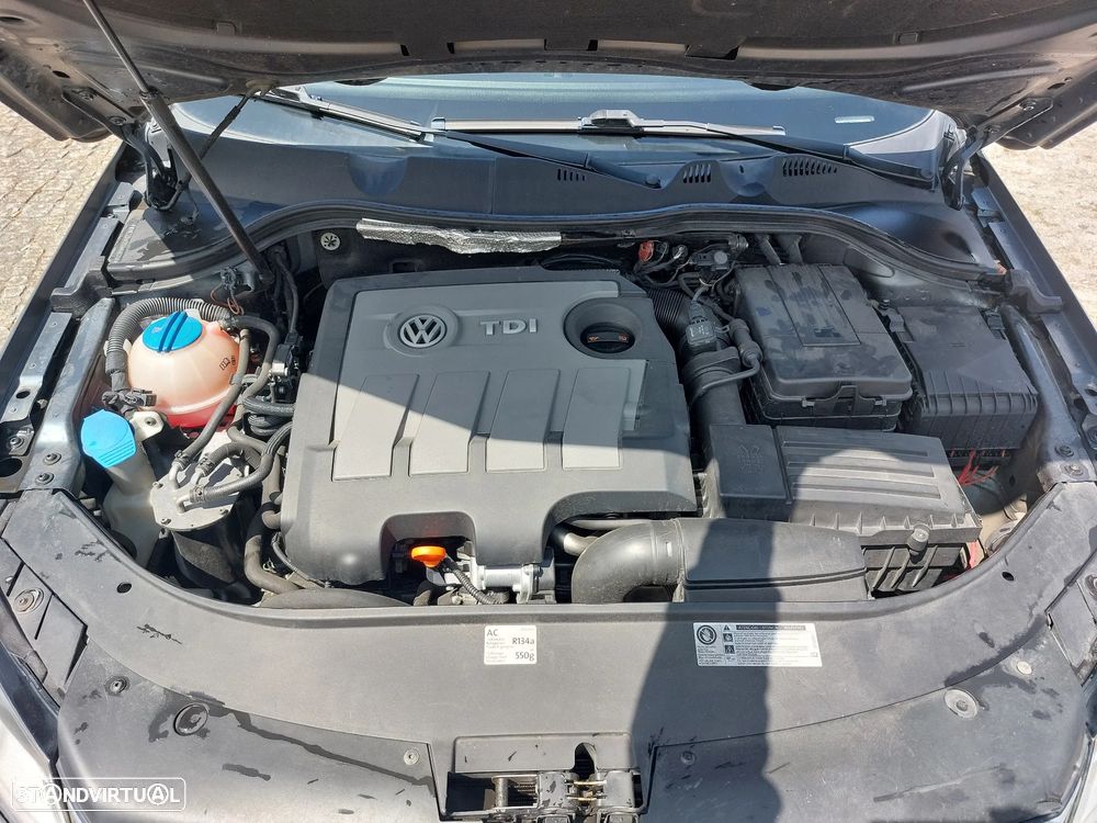 VW Passat 1.6 TDI BlueMotion - 24