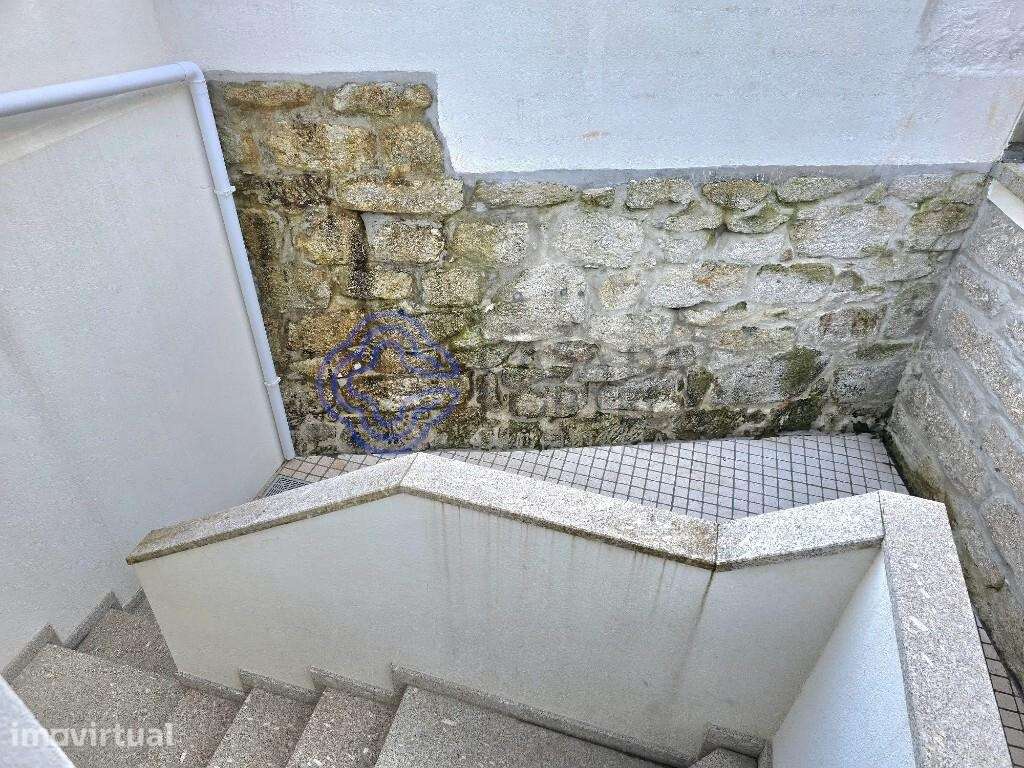 Moradia Bi Familiar, com entradas independentes em Paranhos Porto - Grande imagem: 4/39