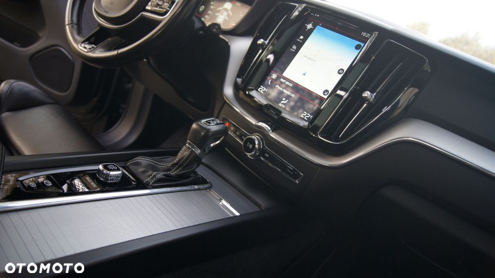 Volvo XC 60 D4 R-Design - 34