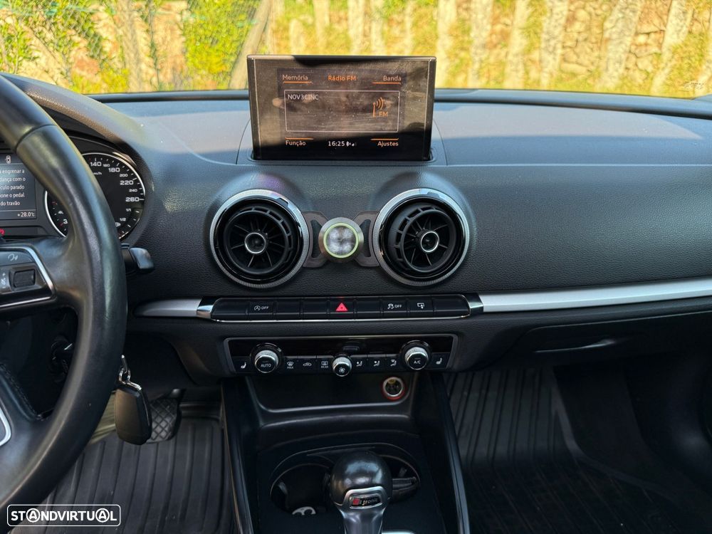 Audi A3 Limousine 1.6 TDI S tronic S line Sport Pack - 32