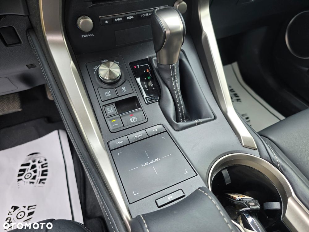 Lexus NX 300h Prestige AWD - 29
