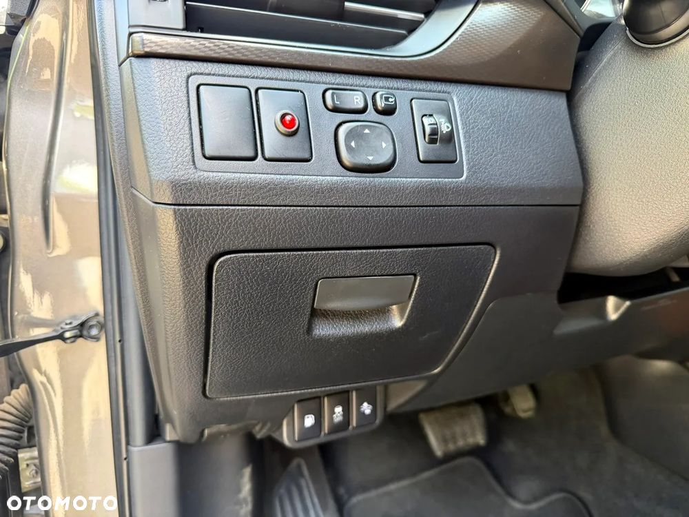 Toyota Avensis - 21
