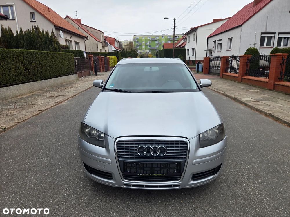 Audi A3 Sportback - 2