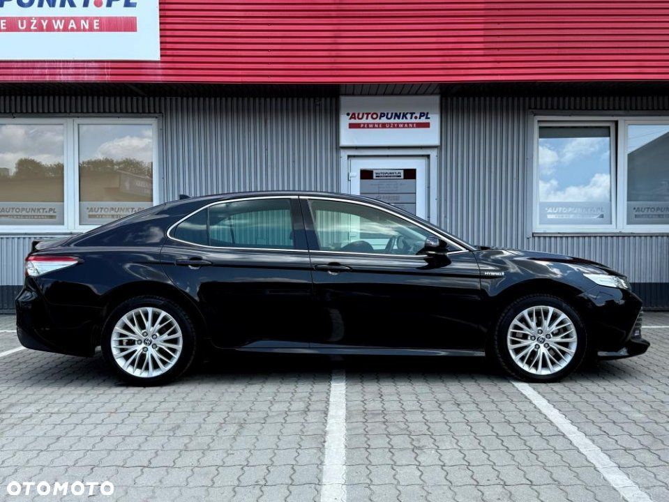 Toyota Camry - 6