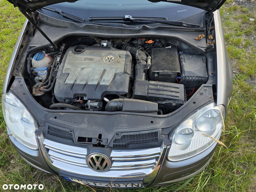 Volkswagen Jetta - 5
