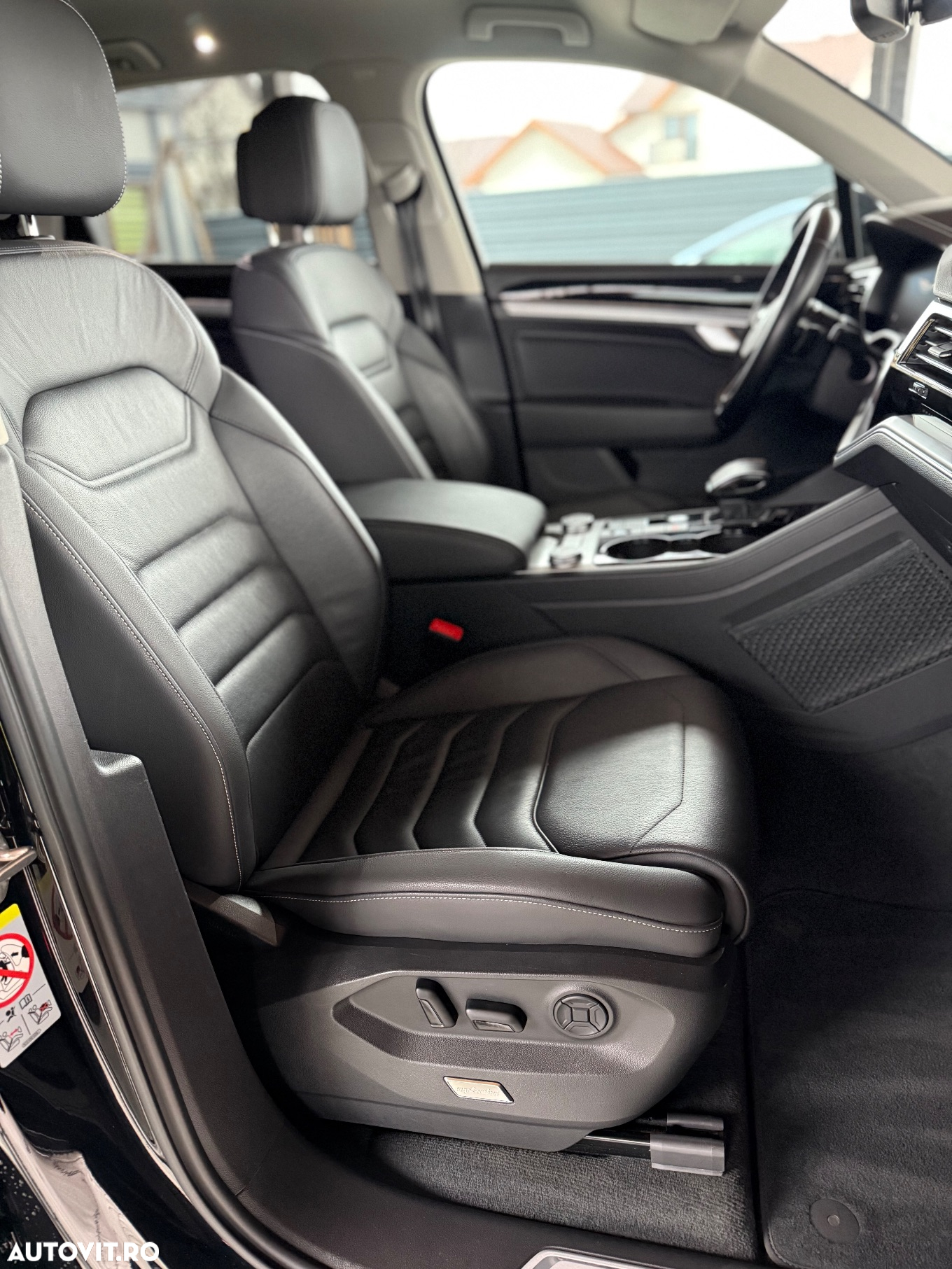 Volkswagen Touareg 3.0 V6 TDI SCR 4Motion Aut. Elegance - 36
