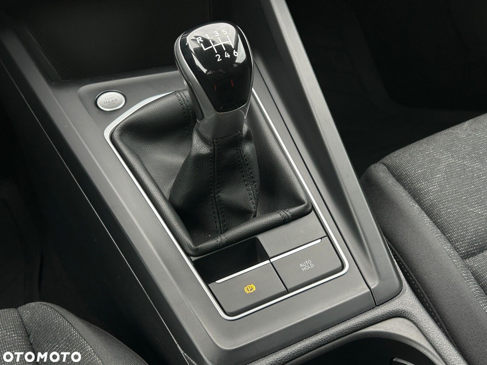 Volkswagen Golf VIII 1.5 TSI EVO Life - 23