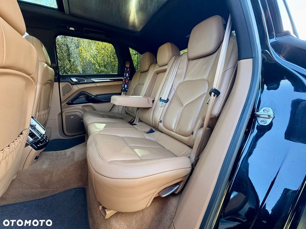 Porsche Cayenne - 13