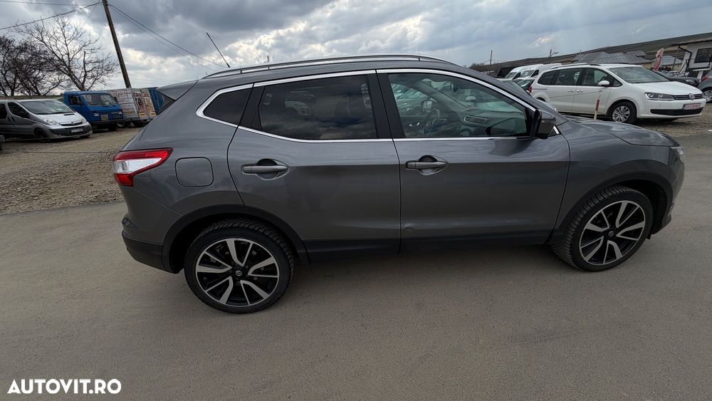Nissan Qashqai 1.6 DCI Xtronic TEKNA - 2