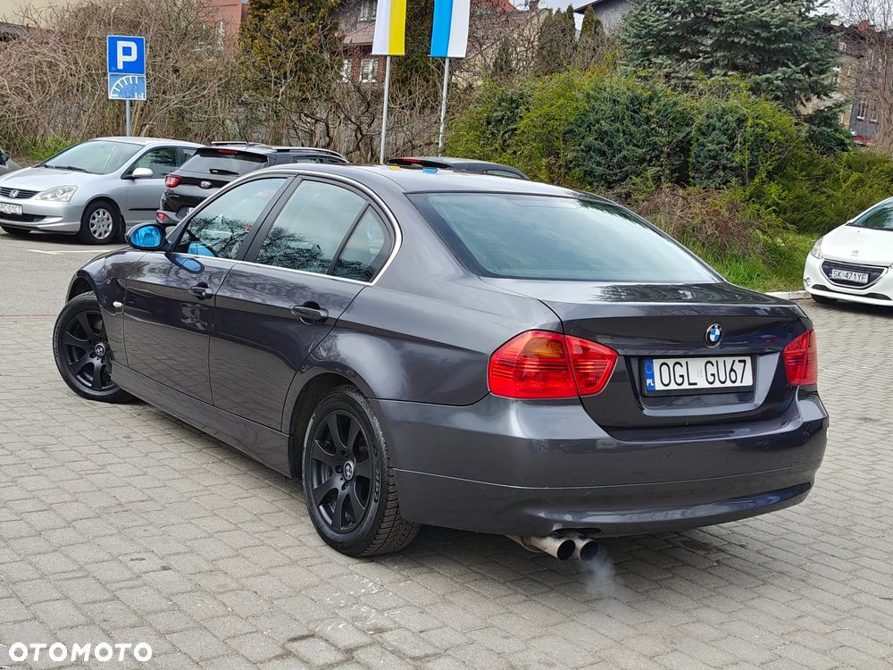 BMW Seria 3 325i - 1