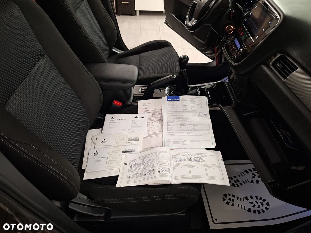 Mitsubishi Outlander 2.0 2WD Diamant Edition - 37