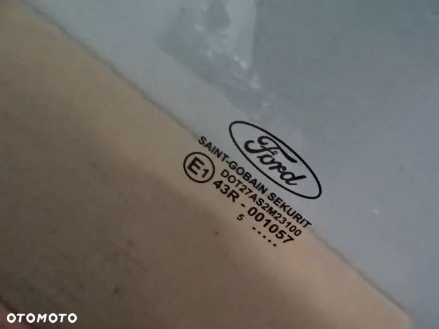 SZYBA BOCZNA DRZWI PRAWY TYŁ FORD FOCUS MK2 KOMBI NR1589 - 2