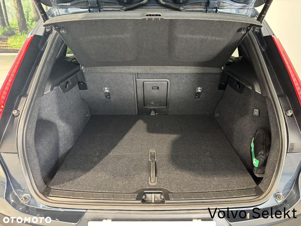 Volvo XC 40 - 25