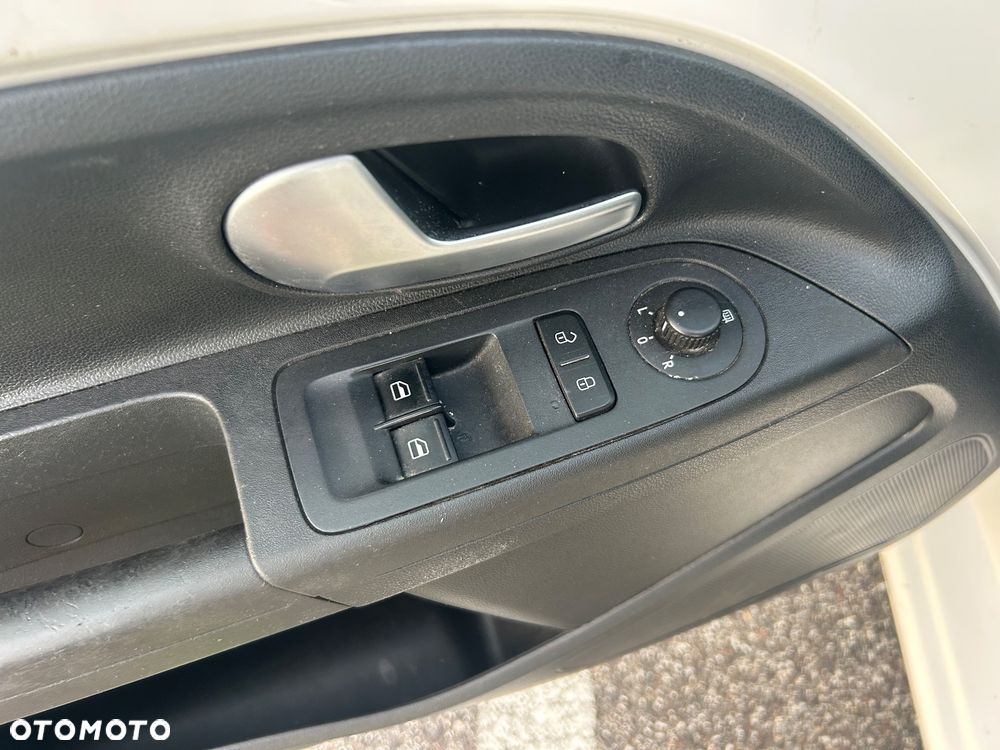 Volkswagen up! - 13