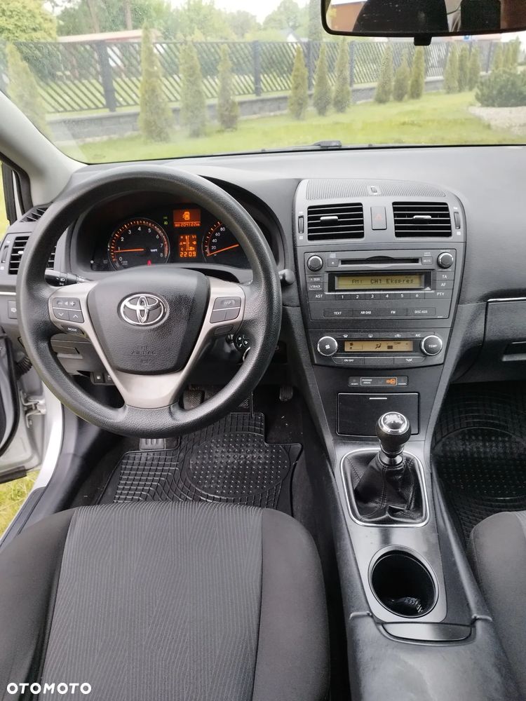 Toyota Avensis - 7