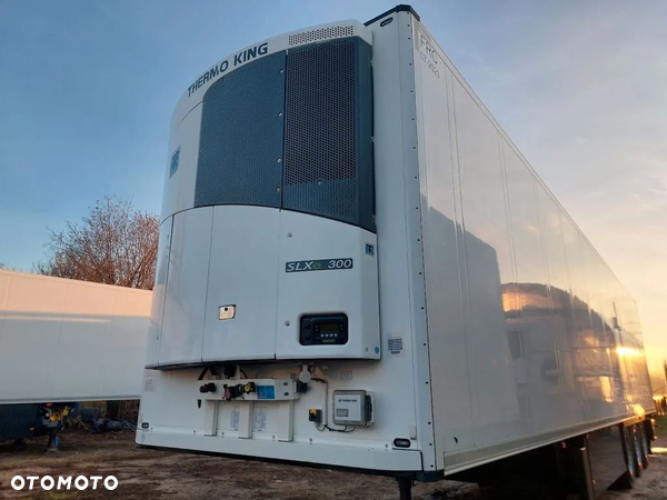 Schmitz Cargobull SKO 24 Thermo King SLXe 300