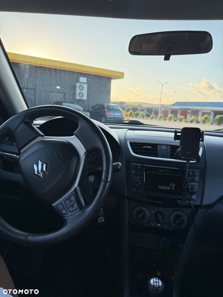 Suzuki Swift - 10