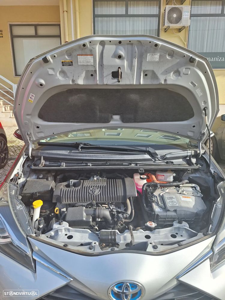 Toyota Yaris 1.5 HSD 20 Anos - 14