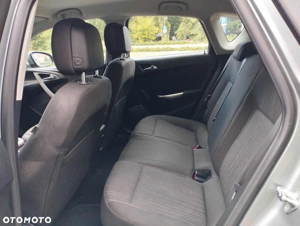 Opel Astra 1.4 Turbo Innovation - 23