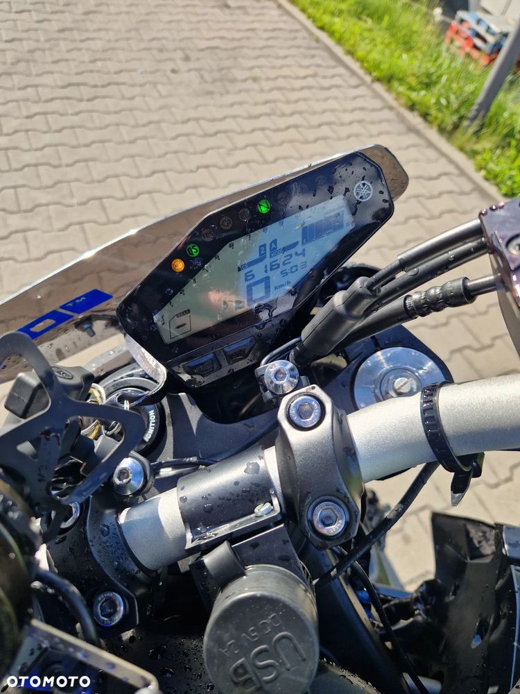 Yamaha MT - 8