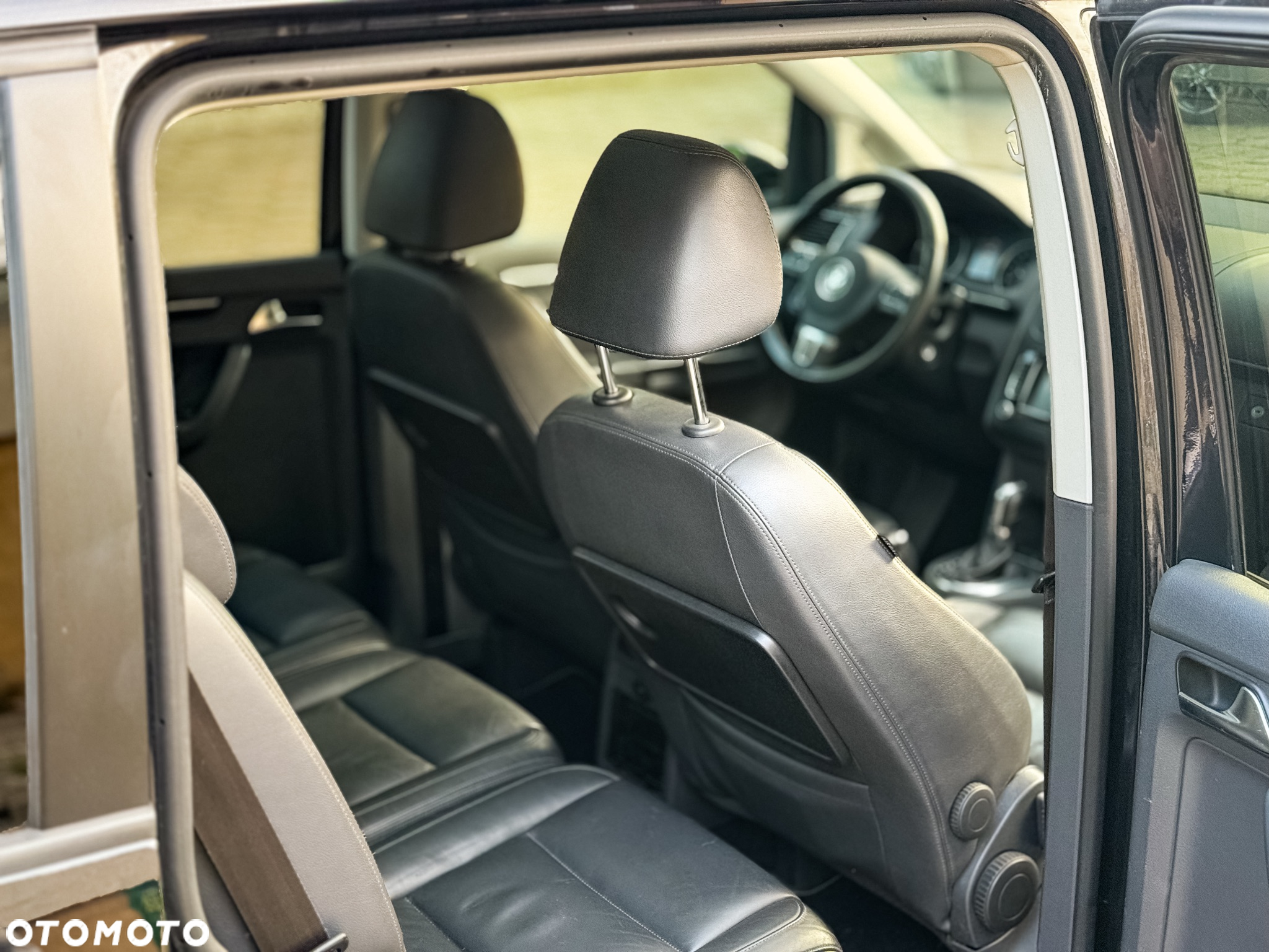 Volkswagen Touran 2.0 TDI DPF DSG Highline - 13